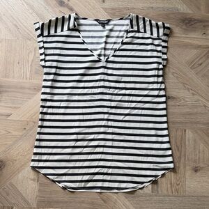 Express Striped V-Neck Short Sleeve Top